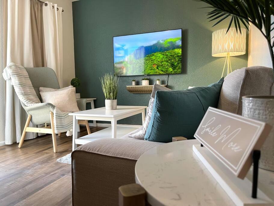 Contemporary 2-bedroom Unit Apartment Eagle Pass